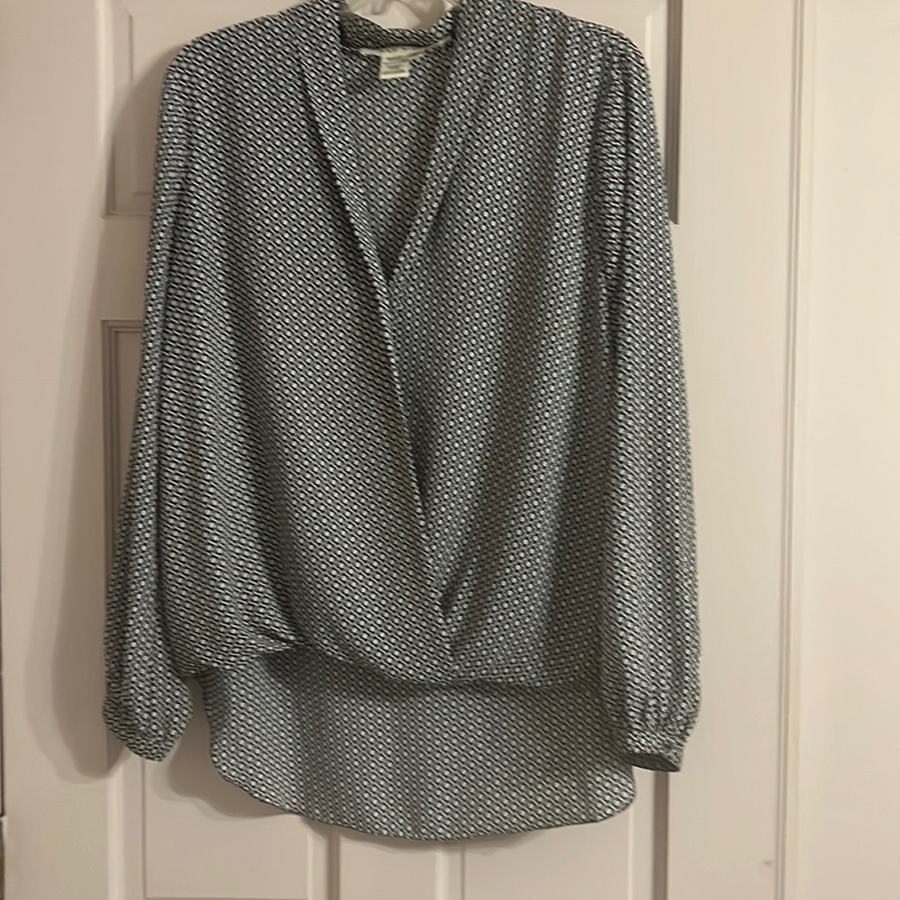Ladies L faux wrap, elastic waist, high/low blouse. Max Studio.